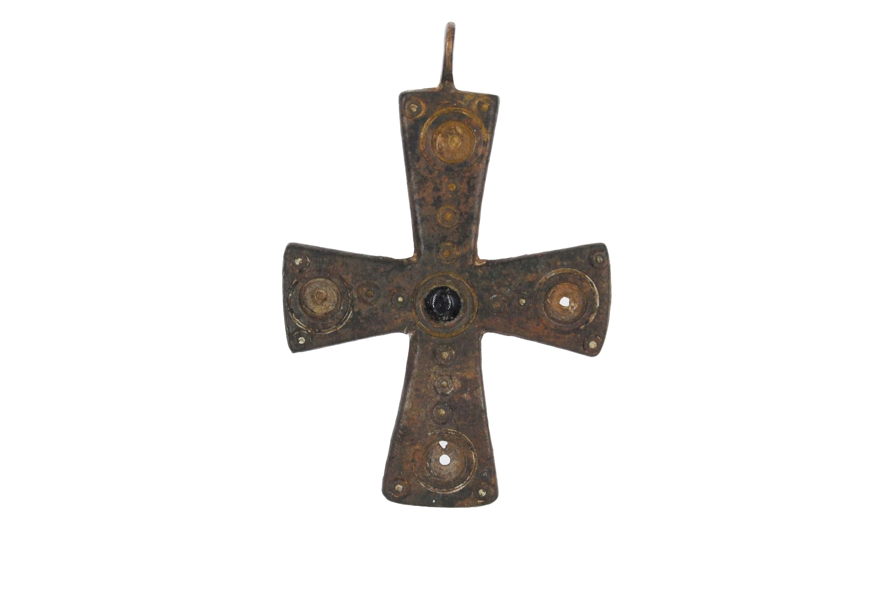 Eine Sammlung Kreuze aus dem Mittelmeerraum kommt nach Frankfurt